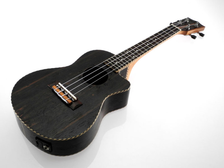 Ukulele koncertowe hebanowe elektroakustyczne